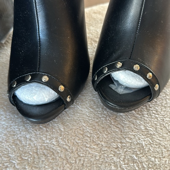 NWT Torrid Peep Toe Stud Heel Bootie - Picture 2 of 10